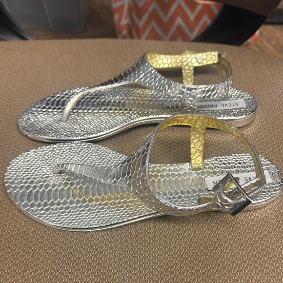 Steve Madden Metallic Textured Sandals - Picture 5 of 5